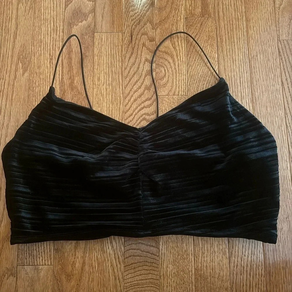 NWT Wild Fable women’s Cinched Front black Velvet cropped spaghetti strap Top XL - Picture 1 of 3
